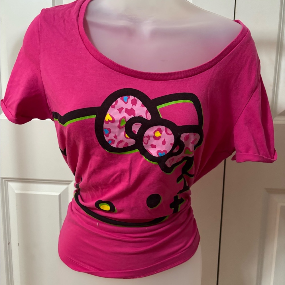 Vibrant Fuchsia Hello Kitty Tee with Graphic Bow